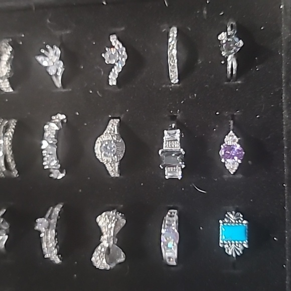 Fashion Rings - Picture 6 of 17